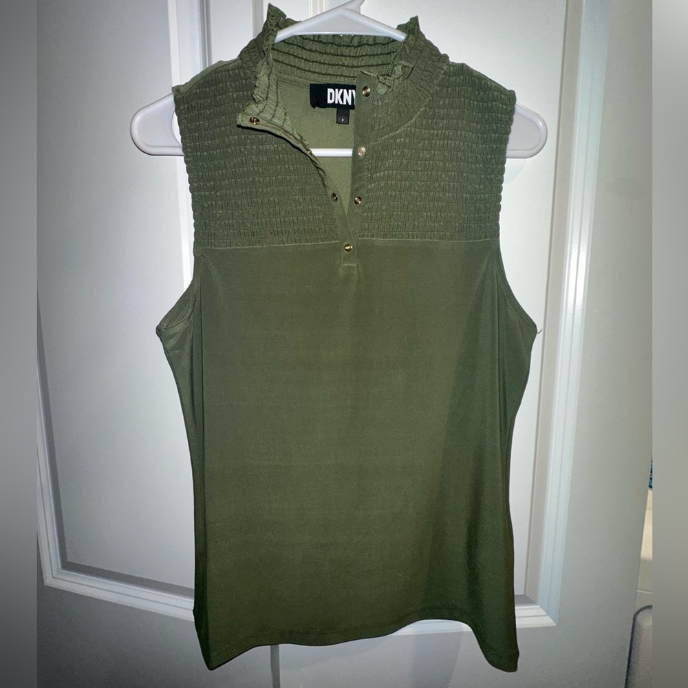 DKNY Sleeveless Blouse, Size small.